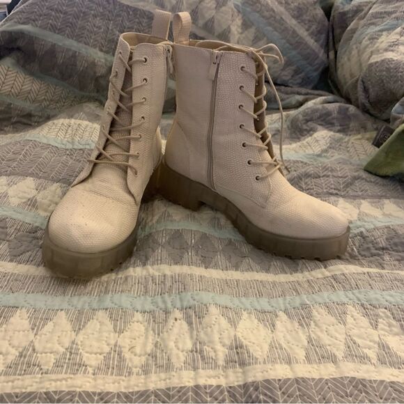 Dirty Laundry Natural Mazzy Combat Boots - Picture 1 of 9